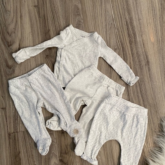 Carter's Other - Carter’s grey baby set  3M